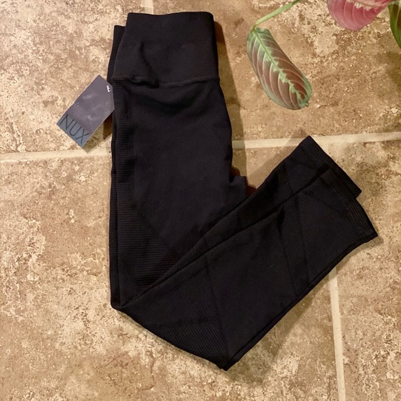 NWT ~ NUX Zigzag Capri Pants Athletic Gear - Picture 8 of 9